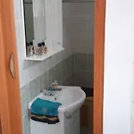 House * 哈拉奇